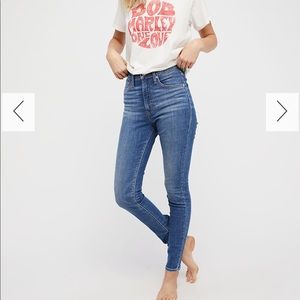 Levi Mile High Super Skinny Jeans